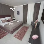 Center * ザダル